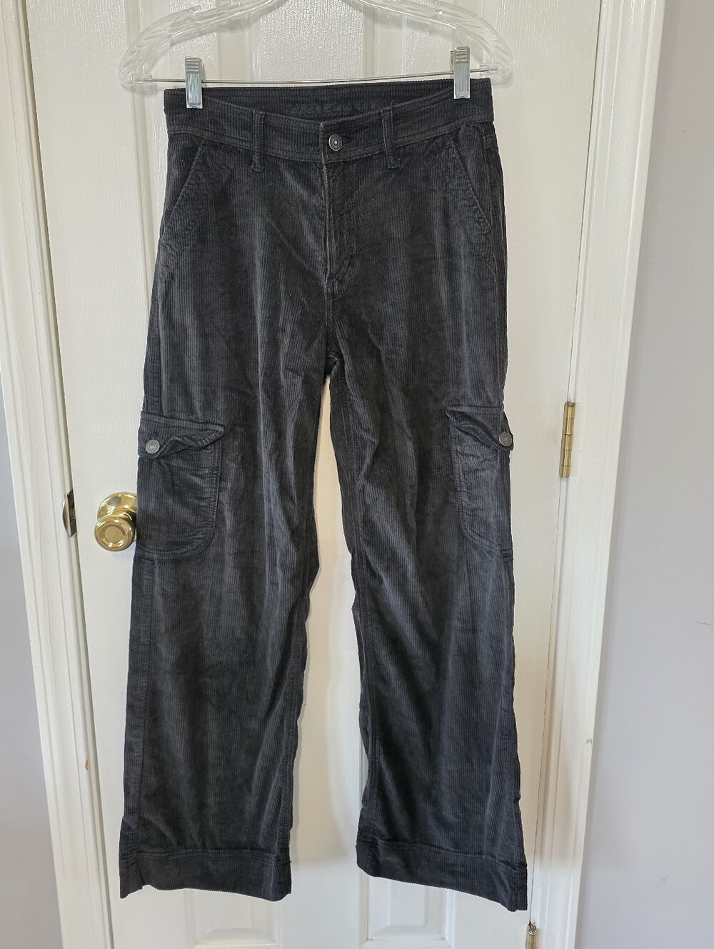 American Eagle Womens Black Corduroy Cargo Pants Size 0 Short Super Hi Rise